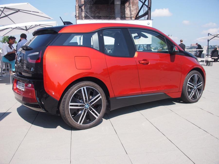 BMW i3 2014 года  (фото 110 из 240)
